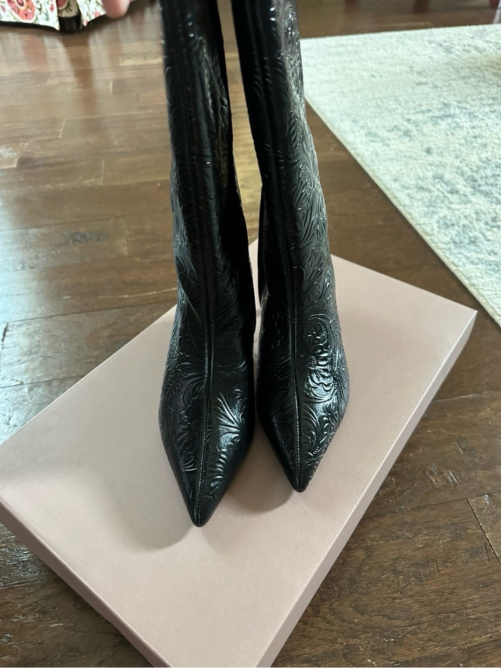 Franco Sarto Amari Floral Embossed Pointed
Toe Boot black size 8 New - Picture 15 of 16